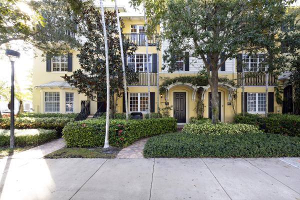 Magnolia Court, 1941 S Olive Ave, West Palm Beach, Florida 33401, image 1