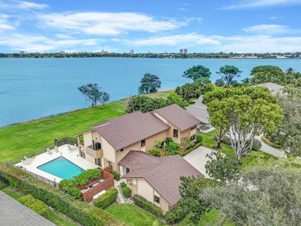 Presidential Estates, 2504 Embassy Dr, West Palm Beach, Florida 33401, image 1