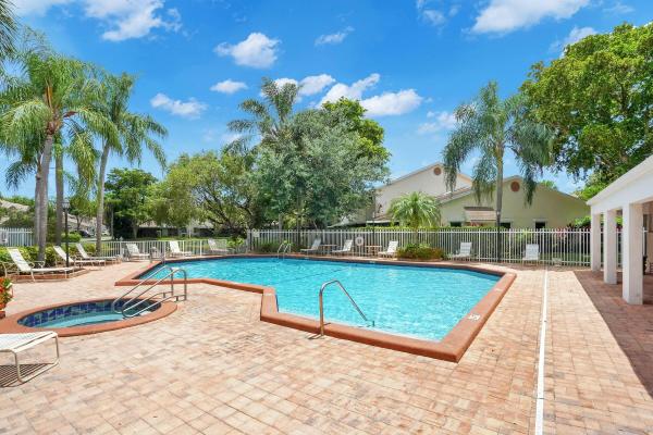 Discovery Pointe, 1893 Discovery Way, Deerfield Beach, Florida 33442, image 2