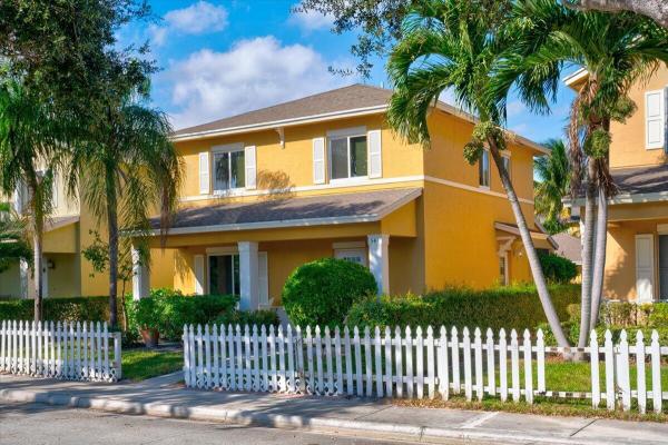 Lyman Village, 541 W Branch St, Lantana, Florida 33462, image 1