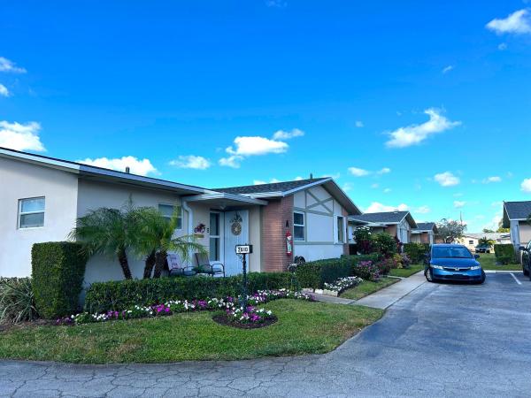 Barkley At Cresthaven Villas, 2610 Barkley Dr E #D, West Palm Beach, Florida 33415, image 2