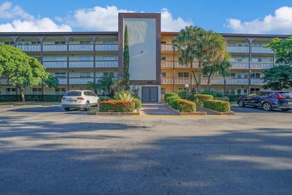 Portofino Village, 3102 Portofino Pt #A3, Coconut Creek, Florida 33066, image 1