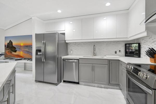Coach Houses Of Town Place, 5700 Coach House Cir #G, Boca Raton, Florida 33486, image 2