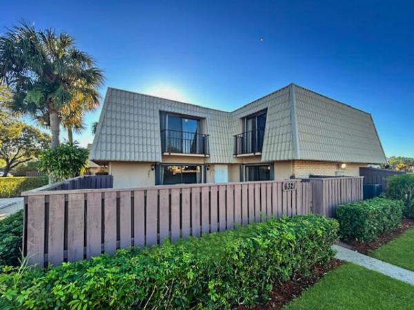 Village Of Sandalwood Lakes South, 6321 63rd Way, West Palm Beach, Florida 33409, image 1
