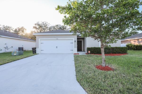Oakland Lake Estates, 5206 Oakland Lake Cir, Fort Pierce, Florida 34951, image 1