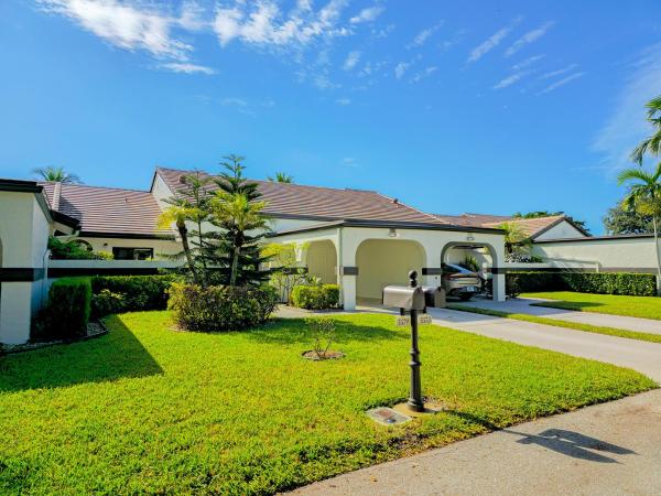 The Landings At Aberdeen, 5573 Parkwalk Cir, Boynton Beach, Florida 33472, image 1