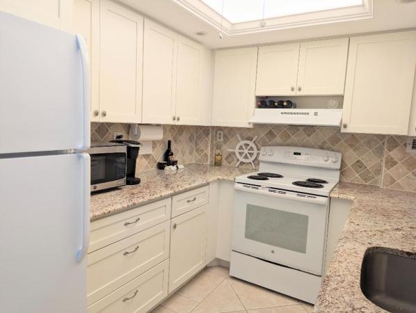Royal Saxon, 2840 S Ocean Blvd #1080, Palm Beach, Florida 33480, image 1