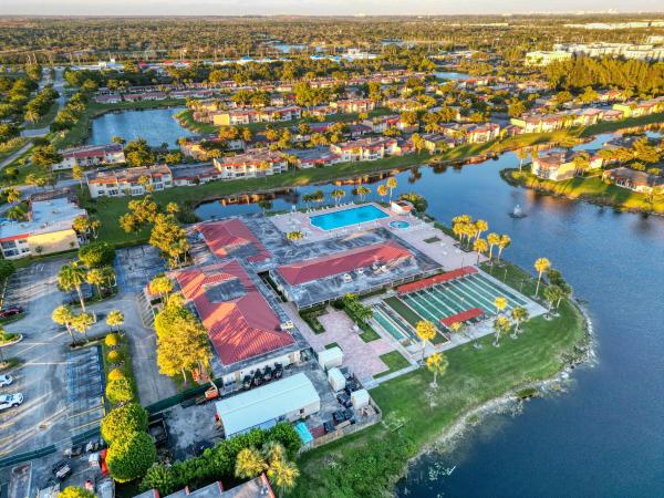 Golden Lakes Village, 182 Lake Evelyn Dr, West Palm Beach, Florida 33411, image 2