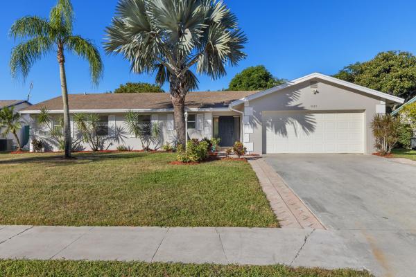 Lakes Of Lantana, 5621 Adair Way, Lake Worth, Florida 33467, image 3