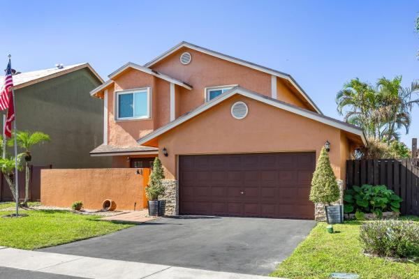 Lakeside Key, 940 SW 96th Ave, Pembroke Pines, Florida 33025, image 1