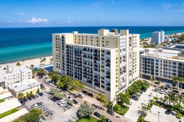 Crystal Tower, 322 Buchanan St #1207, Hollywood, Florida 33019, image 1
