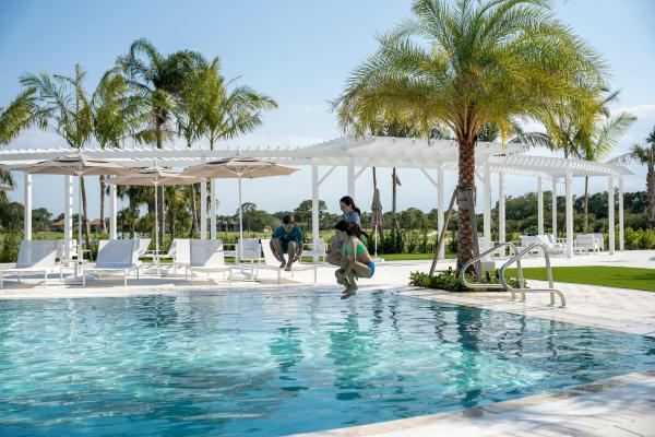 Pinewood At Eastpointe Country Club, 13335 Touchstone Pl #104, Palm Beach Gardens, Florida 33418, image 2