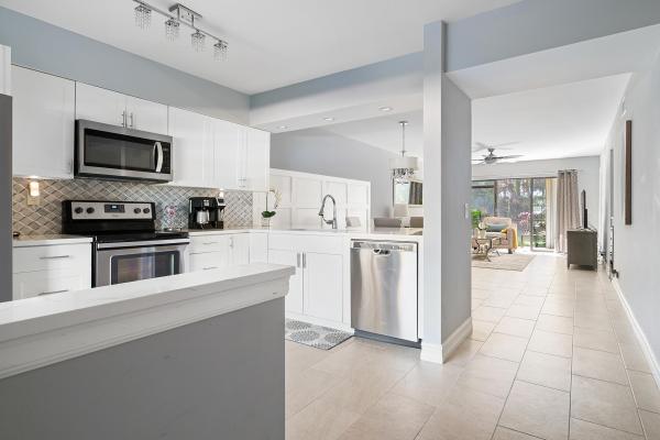 Sabal Ridge, 2101 Sabal Ridge Ct #B, Palm Beach Gardens, Florida 33418, image 1