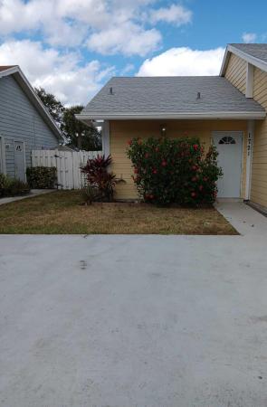 Royal Forest Townhouses, 1721 Royal Forest Ct, West Palm Beach, Florida 33406, image 1