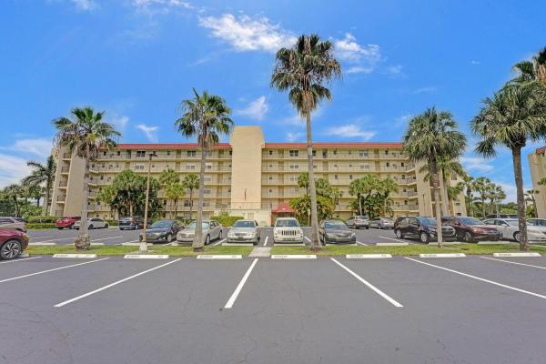 Imperial At Poinciana Place, 3871 Via Poinciana #602, Lake Worth Beach, Florida 33467, image 1