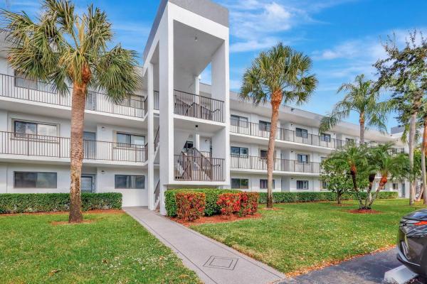 Watersedge At Lakes Of Delray, 15365 Lakes Of Delray Blvd #111, Delray Beach, Florida 33484, image 1