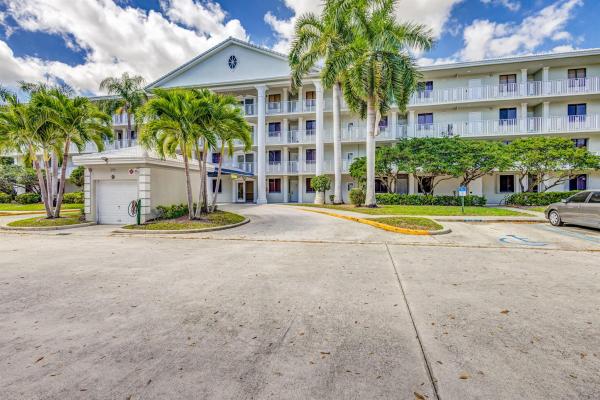 Whitehall Village, 2761 Village Blvd #201, West Palm Beach, Florida 33409, image 1