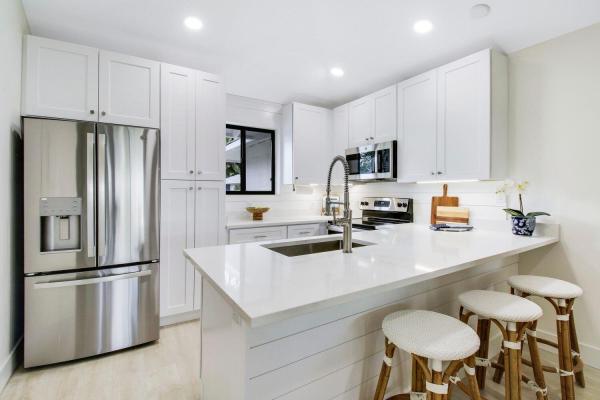 Club Cottages, 702 Club Dr, Palm Beach Gardens, Florida 33418, image 1