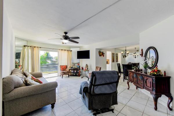 Margate At Poinciana Place, 3590 Via Poinciana #212, Lake Worth Beach, Florida 33467, image 1