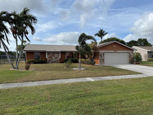 Le Chalet, 8249 Little Beth Dr, Boynton Beach, Florida 33472, image 1
