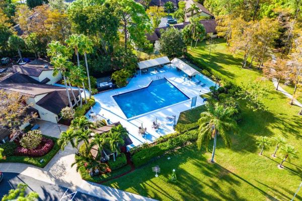 Strathmore Gate, 84 Wood Rose Ct, Royal Palm Beach, Florida 33411, image 2