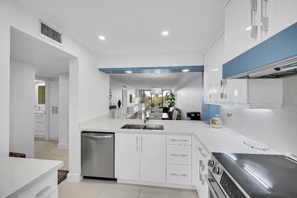 Whitehall Village, 2621 Village 403rd Blvd #403, West Palm Beach, Florida 33409, image 1