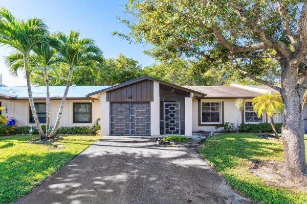 Viburnum At Las Verdes, 5424 Viburnum Cir, Delray Beach, Florida 33484, image 1