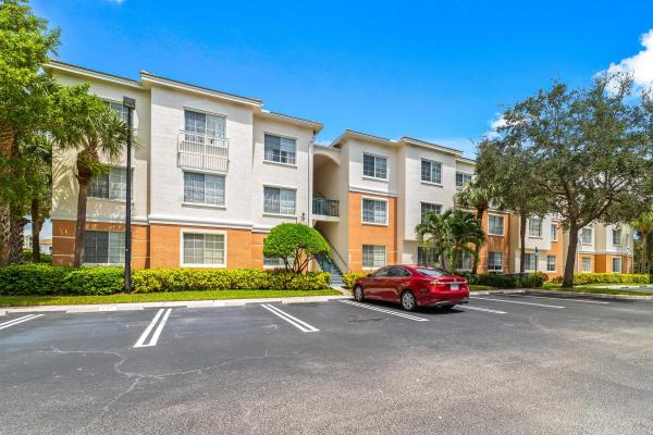 Fiore At The Gardens, 10302 Myrtlewood Cir, Palm Beach Gardens, Florida 33418, image 1