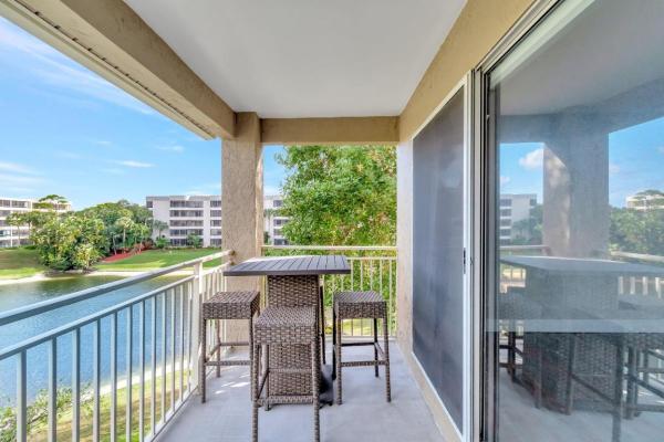 Verano At Delray, 1865 Palm Cove Blvd #9-304, Delray Beach, Florida 33445, image 3