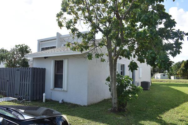 Villa Pointe At Abbey Park, 1953 Monks Ct, West Palm Beach, Florida 33415, image 1
