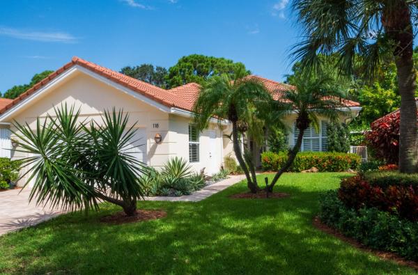 Oaks East, 118 Lost Bridge Dr, Palm Beach Gardens, Florida 33410, image 1