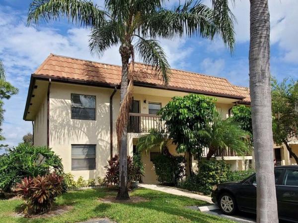Lucerne Lakes Golf Colony, 7149 Golf Colony Ct #201, Lake Worth Beach, Florida 33467, image 1