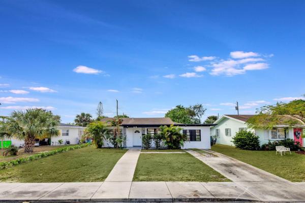 Kelsey City, 712 Foresteria Dr, Lake Park, Florida 33403, image 1