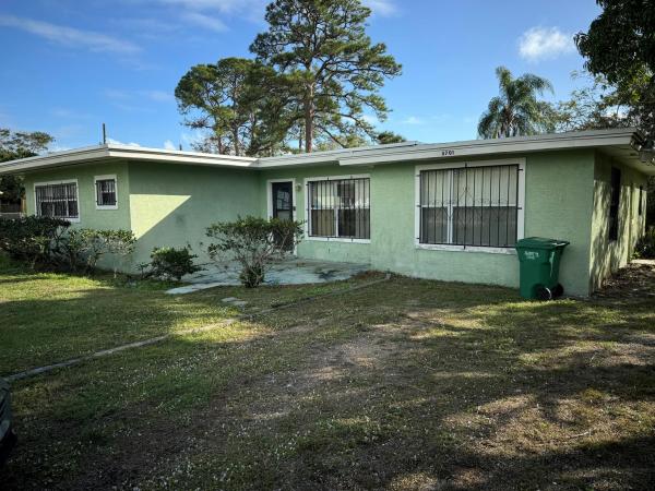 Sunland Gardens, 3701 S Ave, Fort Pierce, Florida 34947, image 1