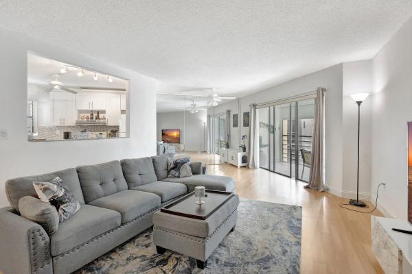 Plantation Club, 6555 W Broward Blvd #407, Plantation, Florida 33317, image 1