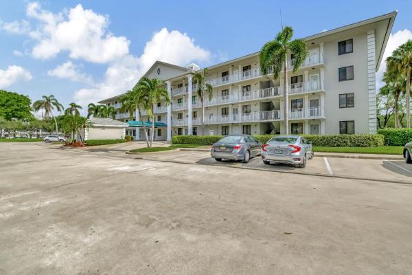Whitehall At Camino Real, 6193 Balboa Cir #206, Boca Raton, Florida 33433, image 1