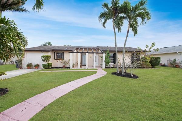 Foxwood Estates Of Lakeside Green, 3826 Beresford Rd, West Palm Beach, Florida 33417, image 1