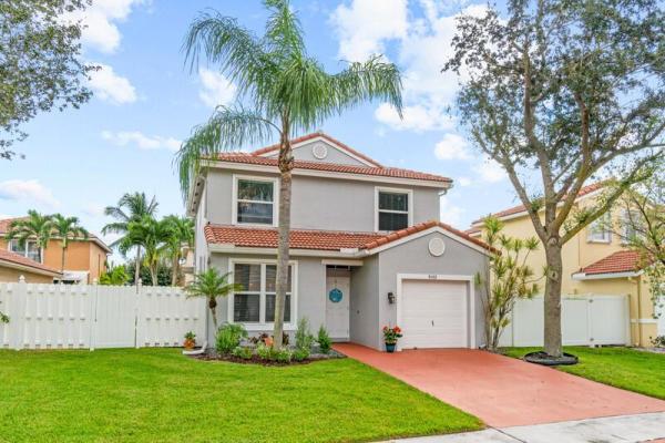 The Greens At Lacuna, 8102 Pelican Harbour Dr, Lake Worth Beach, Florida 33467, image 1