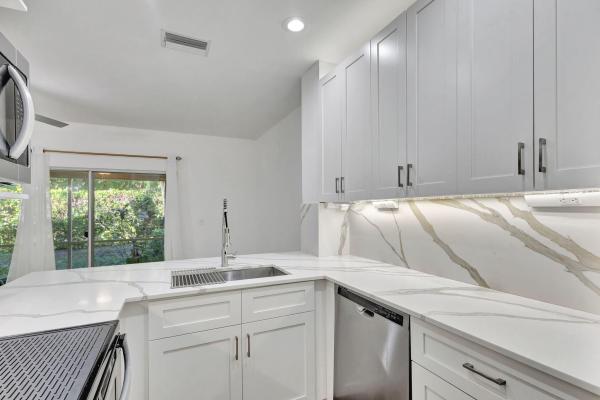 Palmbrooke Townhomes, 4683 Palmbrooke Cir, West Palm Beach, Florida 33417, image 1