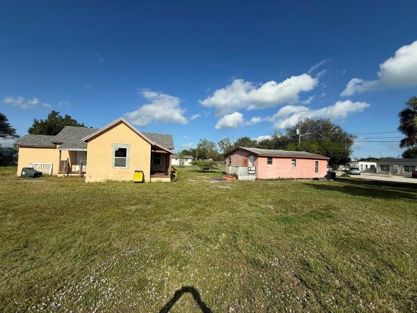 Suzanne Park, 1405 N 15th St, Fort Pierce, Florida 34950, image 1
