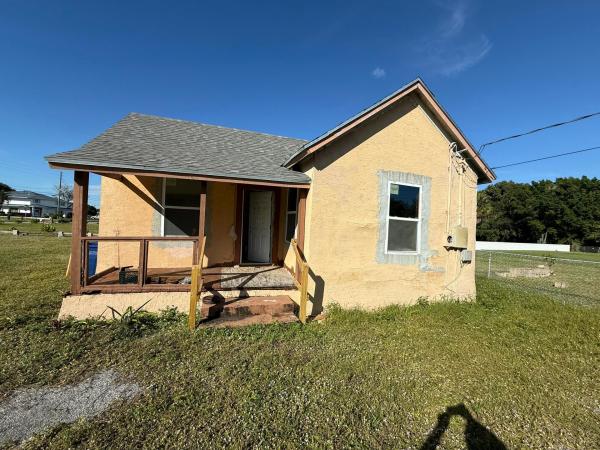 Suzanne Park, 1405 N 15th St, Fort Pierce, Florida 34950, image 2
