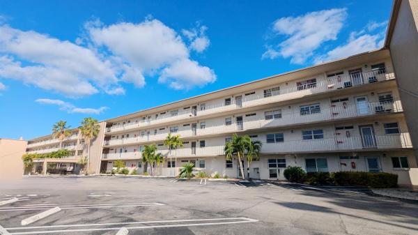 Village Royale Greendale, 2601 NE 3rd 2100th Ct #2100, Boynton Beach, Florida 33435, image 1