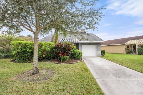 Tamarind Village, 4888 Calamondin Cir, Coconut Creek, Florida 33063, image 1
