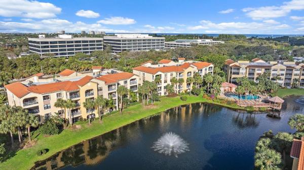 Uno Lago, 100 Uno Lago Dr #404, Juno Beach, Florida 33408, image 3