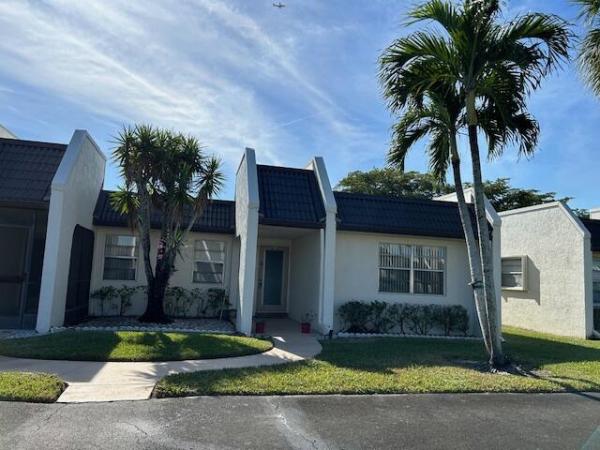 Golden Lakes Village, 106 Lake Rebecca Dr, West Palm Beach, Florida 33411, image 1