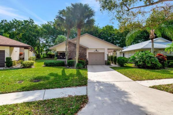 Fairmont Place, 4780 Boxwood Cir, Boynton Beach, Florida 33436, image 1