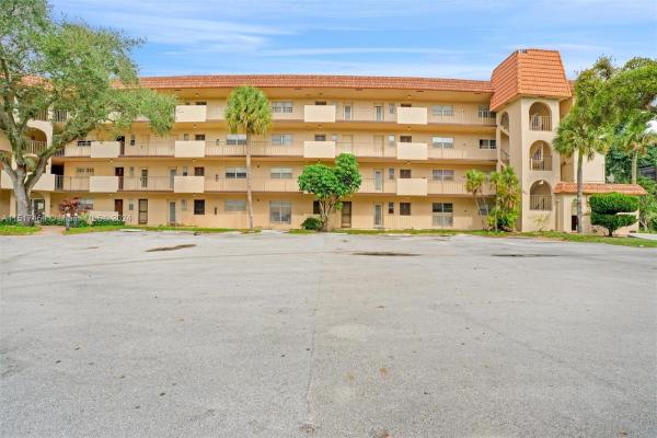 The Falls Of Inverrary, 6200 S Falls Cir Dr #310, Lauderhill, Florida 33319, image 1
