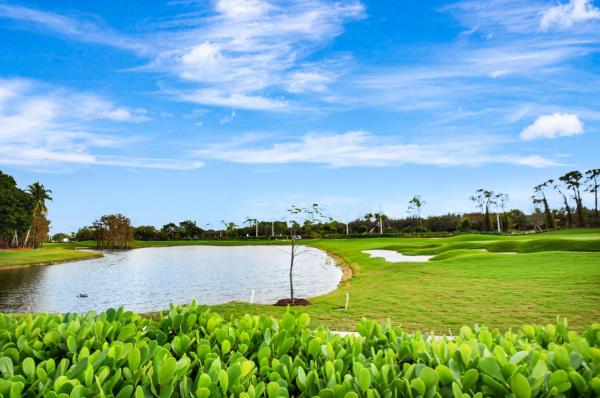 Exeter At Wycliffe, 4751 Exeter Estate Ln, Lake Worth Beach, Florida 33449, image 1