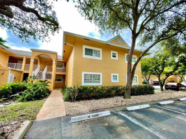 Chateau De Ville, 421 SE 10th St #102A, Dania Beach, Florida 33004, image 2
