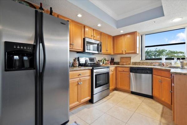 Uno Lago, 700 Uno Lago Dr #305, Juno Beach, Florida 33408, image 2